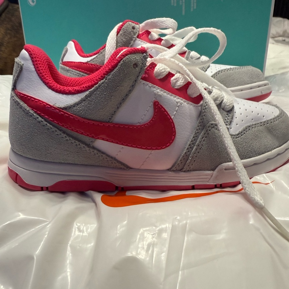 Nike Kids' Red and Gray Sneakers - Picture 4 of 7